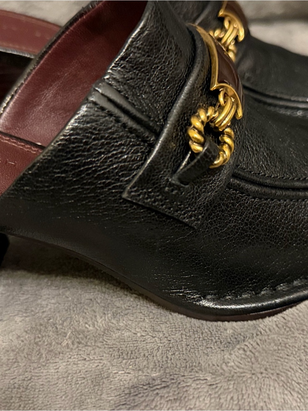 Tory Burch Black Leather Loafers with Gold Chain and Brown Enamel Plaque - Picture 6 of 10